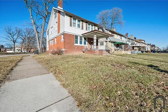 4 bed, 2322 sqft, $1,600 — Photo 3