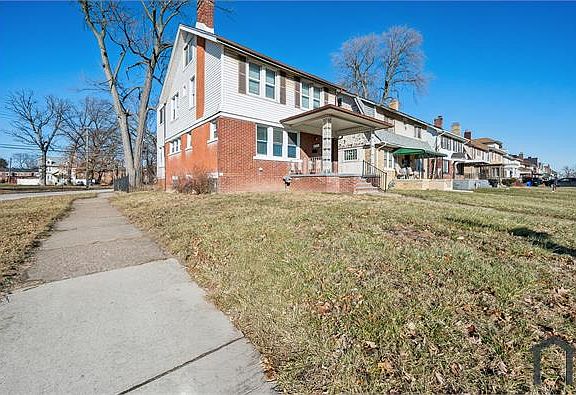 3rd image of 2076 Collingwood St