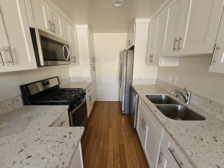 7605 W Manchester Ave #11 — Photo 3