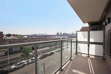 Rented by Space Marketing Shop