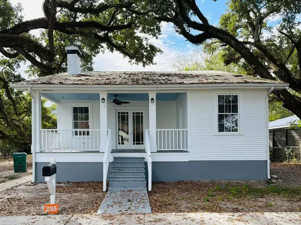 235 Carre Ct, Bay Saint Louis, MS 39520