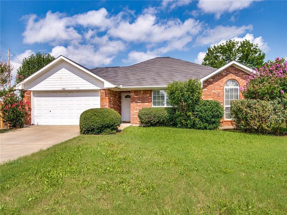 1st image of 2001 Hackberry Cir