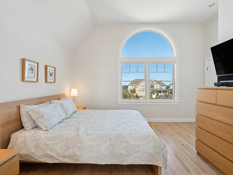 781 Dune Rd — Photo 12