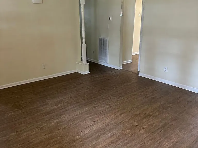523 Hilltop Dr — Photo 18