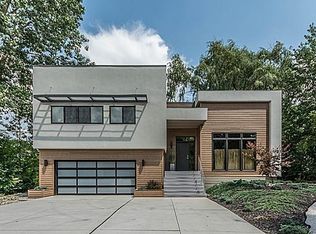 23140 Meadowbrook Rd, Novi, MI 48375