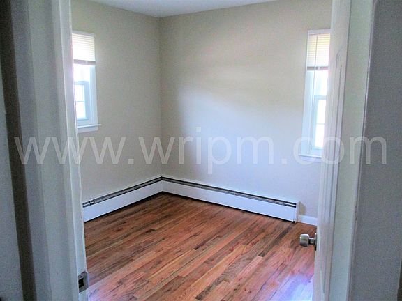 3rd image of 122 Cap Ln