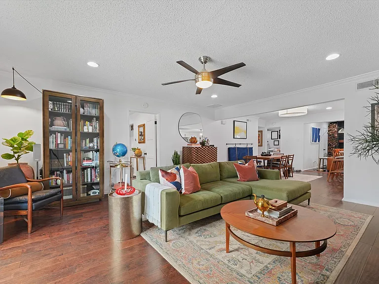 4820 Amesbury Dr #230 — Photo 2