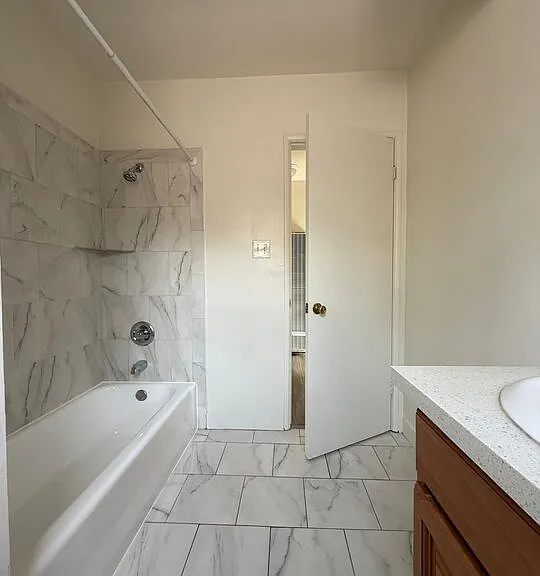 13233 Oxnard St #4 — Photo 10