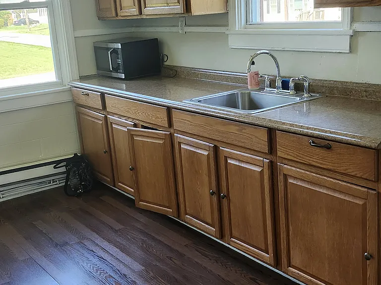 20503 Southlawn Ave #B — Photo 9
