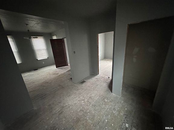5th image of 2205 W Ann St