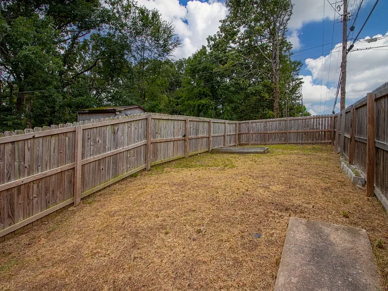 822 N Hughes St — Photo 27