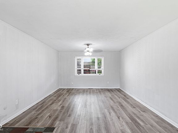 4th image of 1798 Maple Ave