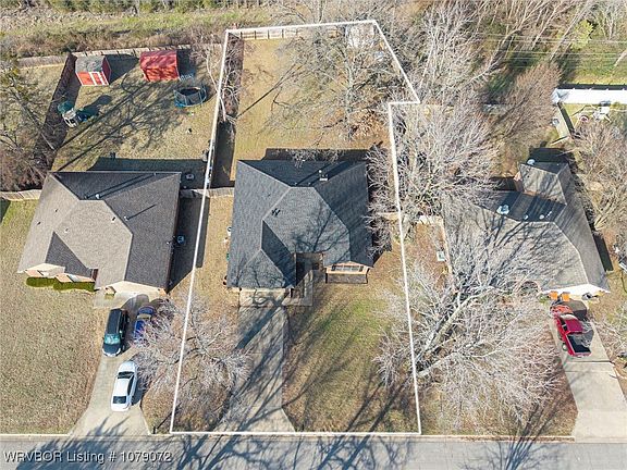 4th image of 1100 Aspen Ave