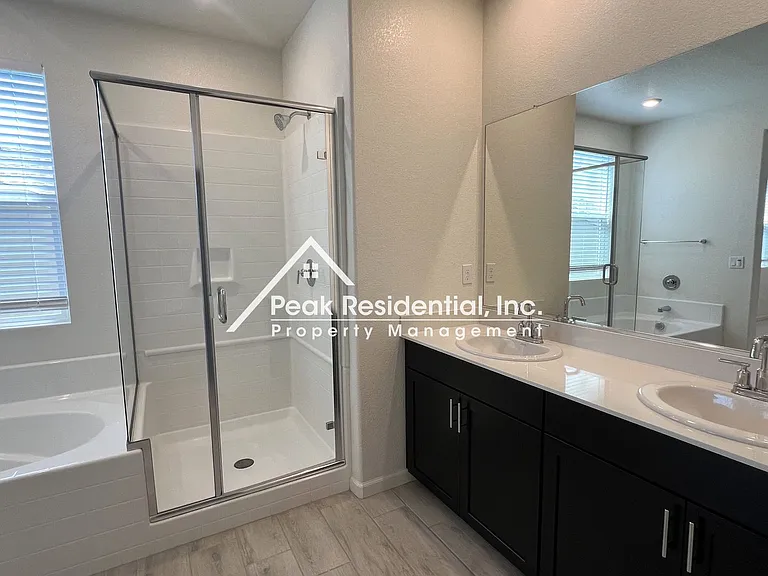 3236 Sunny Gate Ln — Photo 32
