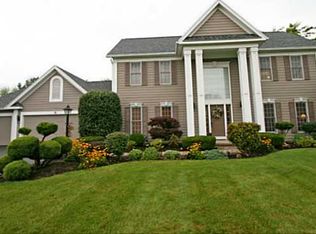 8 Winners Cir, Penfield, NY 14526