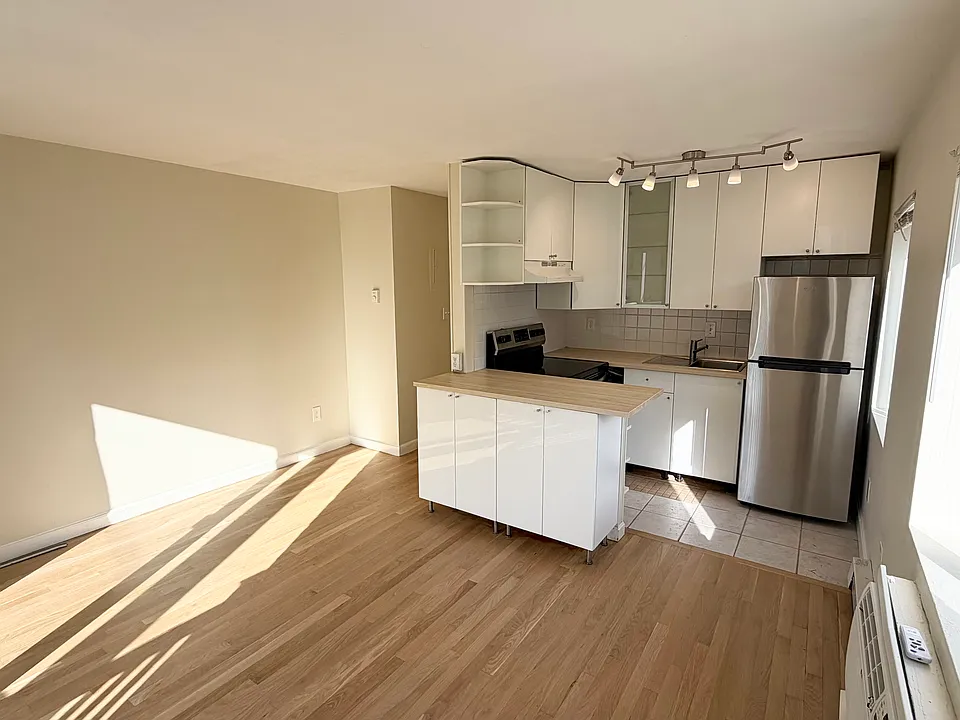19 Elko St #4