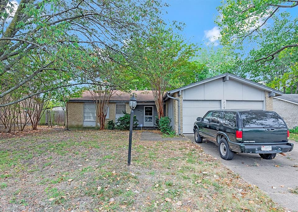 1st image of 710 S Hunters Glen Cir