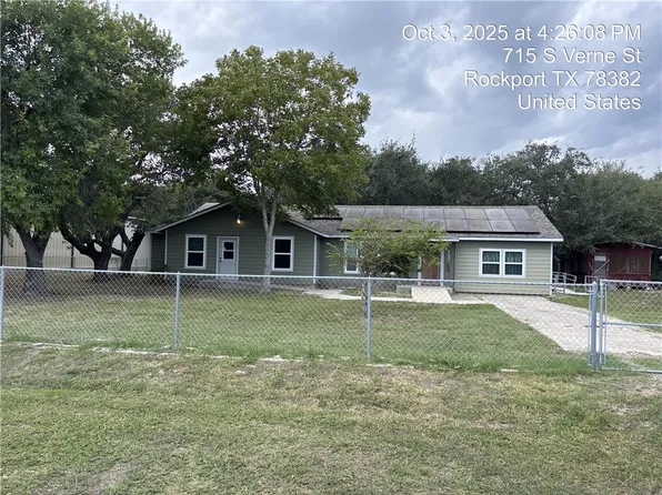 715 S Verne St, Rockport, TX 78382