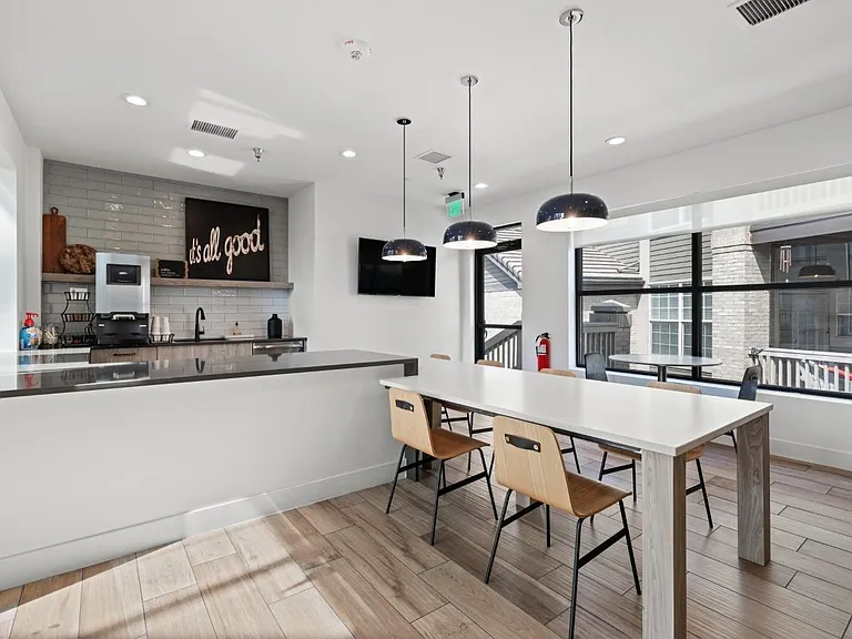Isabella Apartment Homes — Photo 19