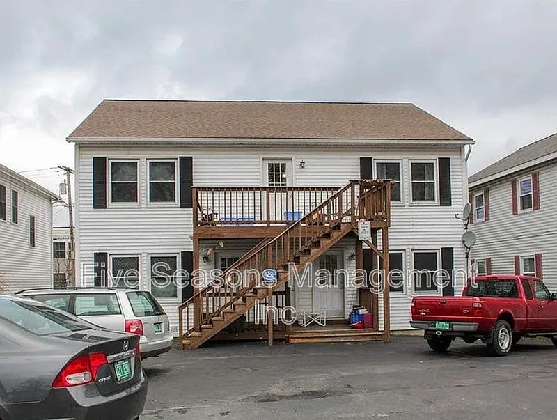 2 bed, 1.0 bath, 800 sqft, $1,950 — Photo 2