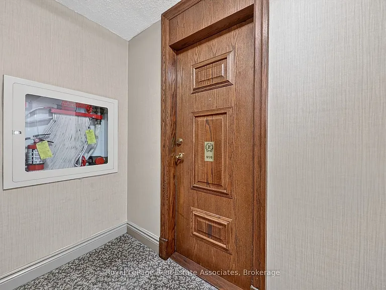 7 Michael Power Pl #908 — Photo 22