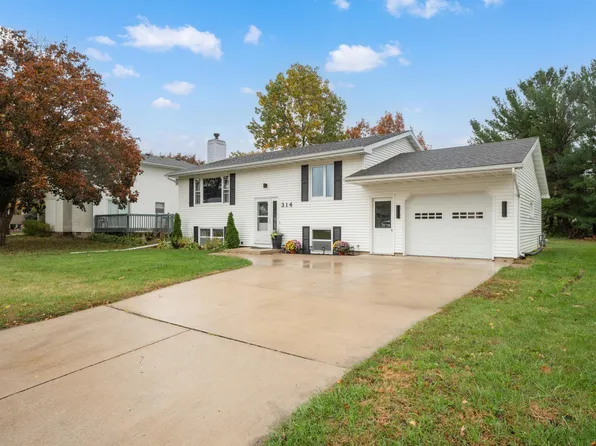 314 7th St SW, Eyota, MN 55934