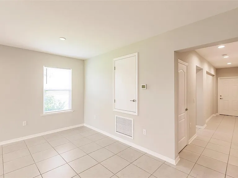 1146 Oceanic Rd — Photo 25