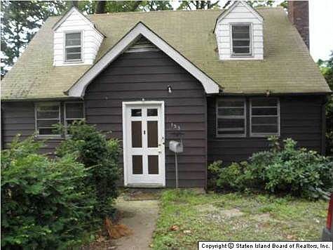 1st image of 135 Beacon Ave