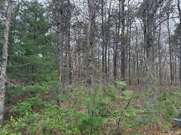 75 Newton St, Northborough, MA 01532