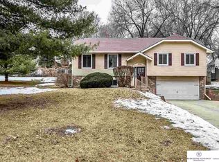 7545 Glenvale Dr, Omaha, NE 68134