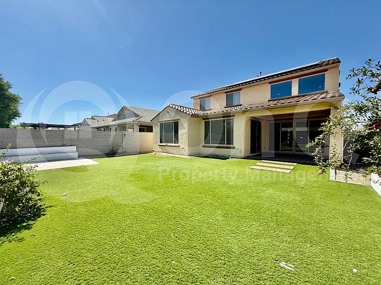8943 W Marshall Ave — Photo 23