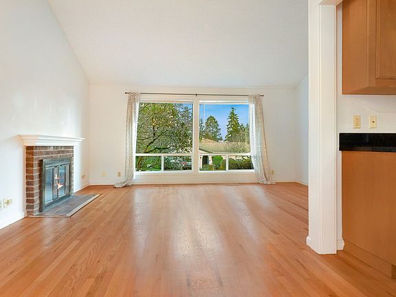 3rd image of 17009 NE 35th St