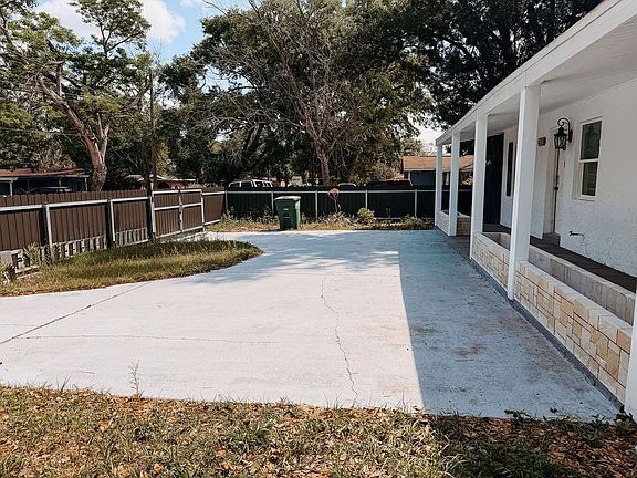 2nd image of 4009 Deleuil Ave