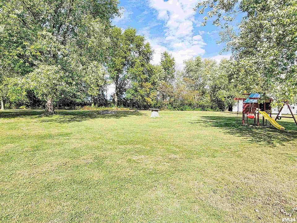 1210 Kinmundy Rd, Louisville, IL 62858 Zillow