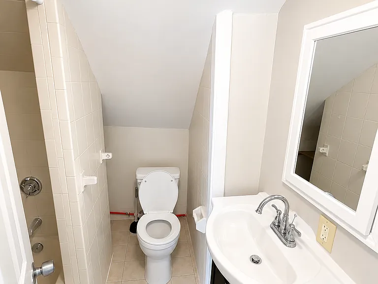 61 Henry Ave #3 — Photo 2