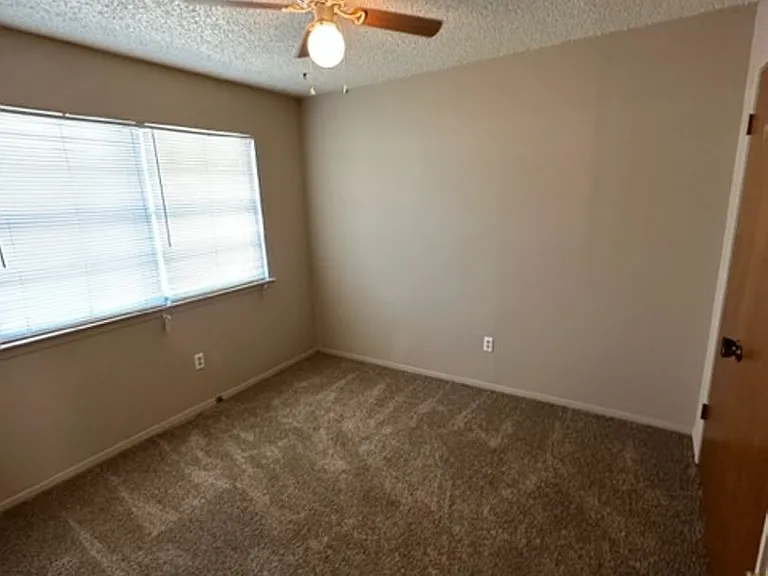 802 Alameda Rd — Photo 9