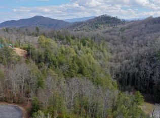 450 Hawken Dr, Walland, TN 37886