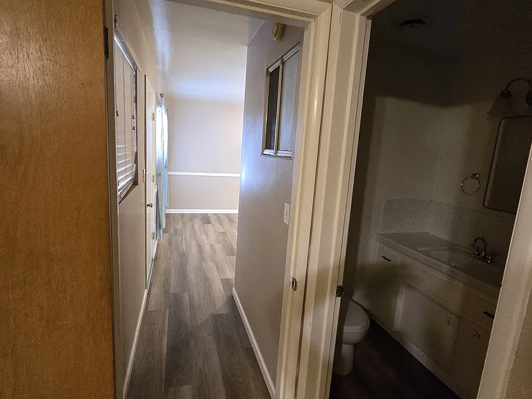 1860 W Henderson Ave #A — Photo 17
