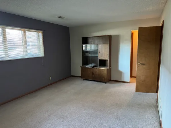 920 High St #4, Beatrice, NE 68310