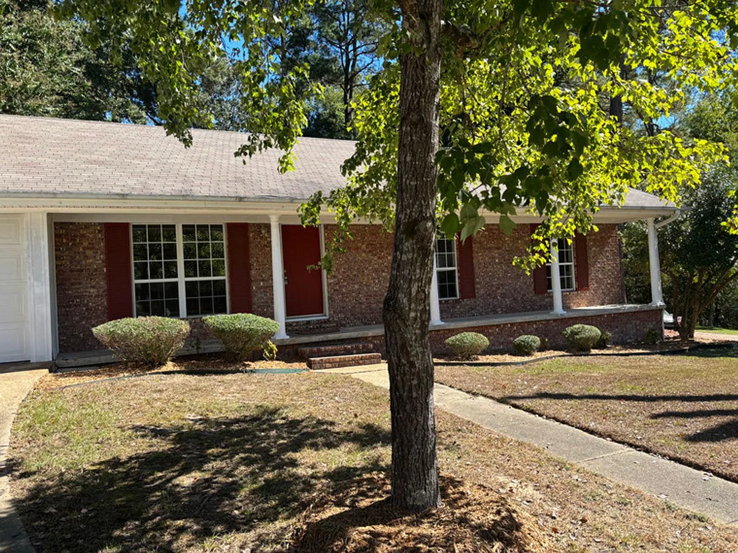 Cozy & Charming Home in a Great Location — Photo 2