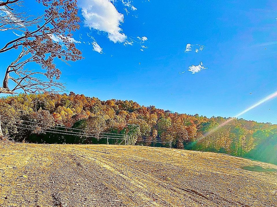 Fall foliage is beautiful.