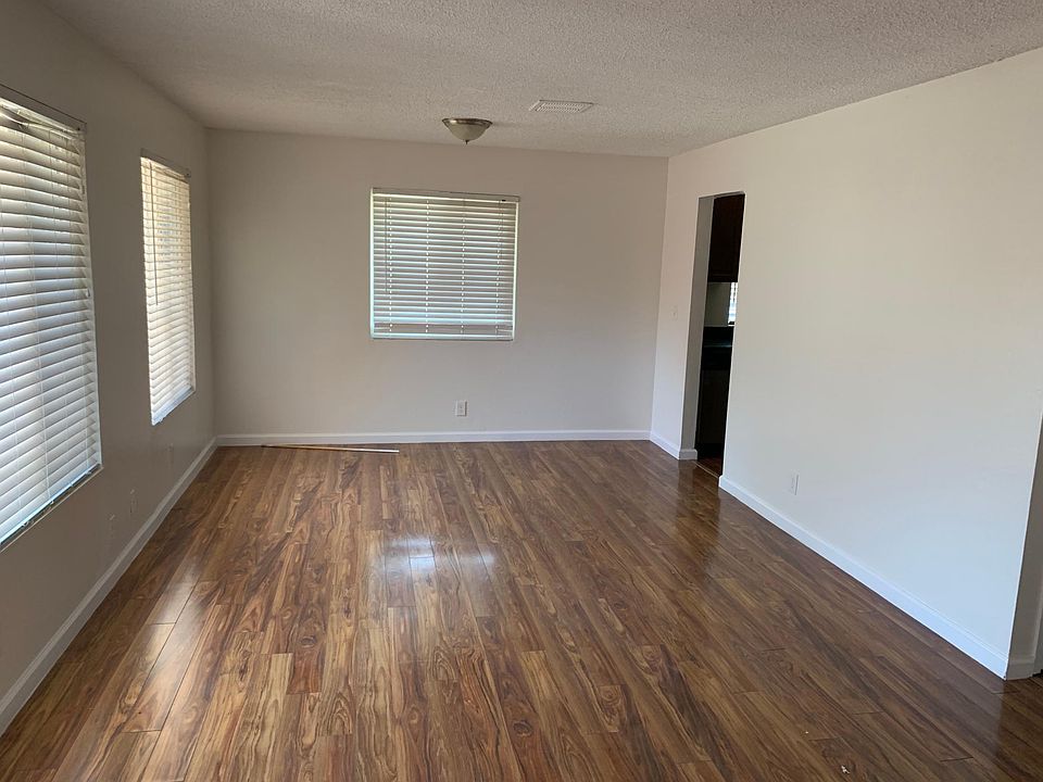 2nd image of 425 Baylor Dr APT 1