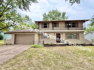 8903 Mastin St, Overland Park, KS 66212