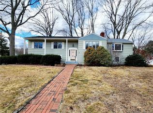 31 Dell Cir, Trumbull, CT 06611