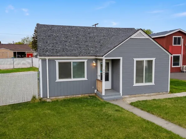 803 9th St, Benton City, WA 99320
