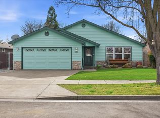 933 Parkdale Ave, Medford, OR 97501