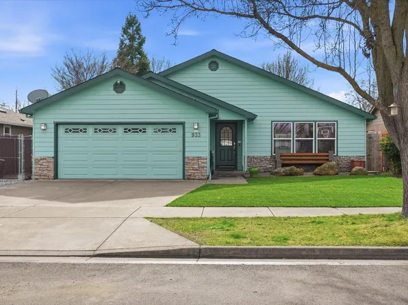 933 Parkdale Ave, Medford, OR 97501