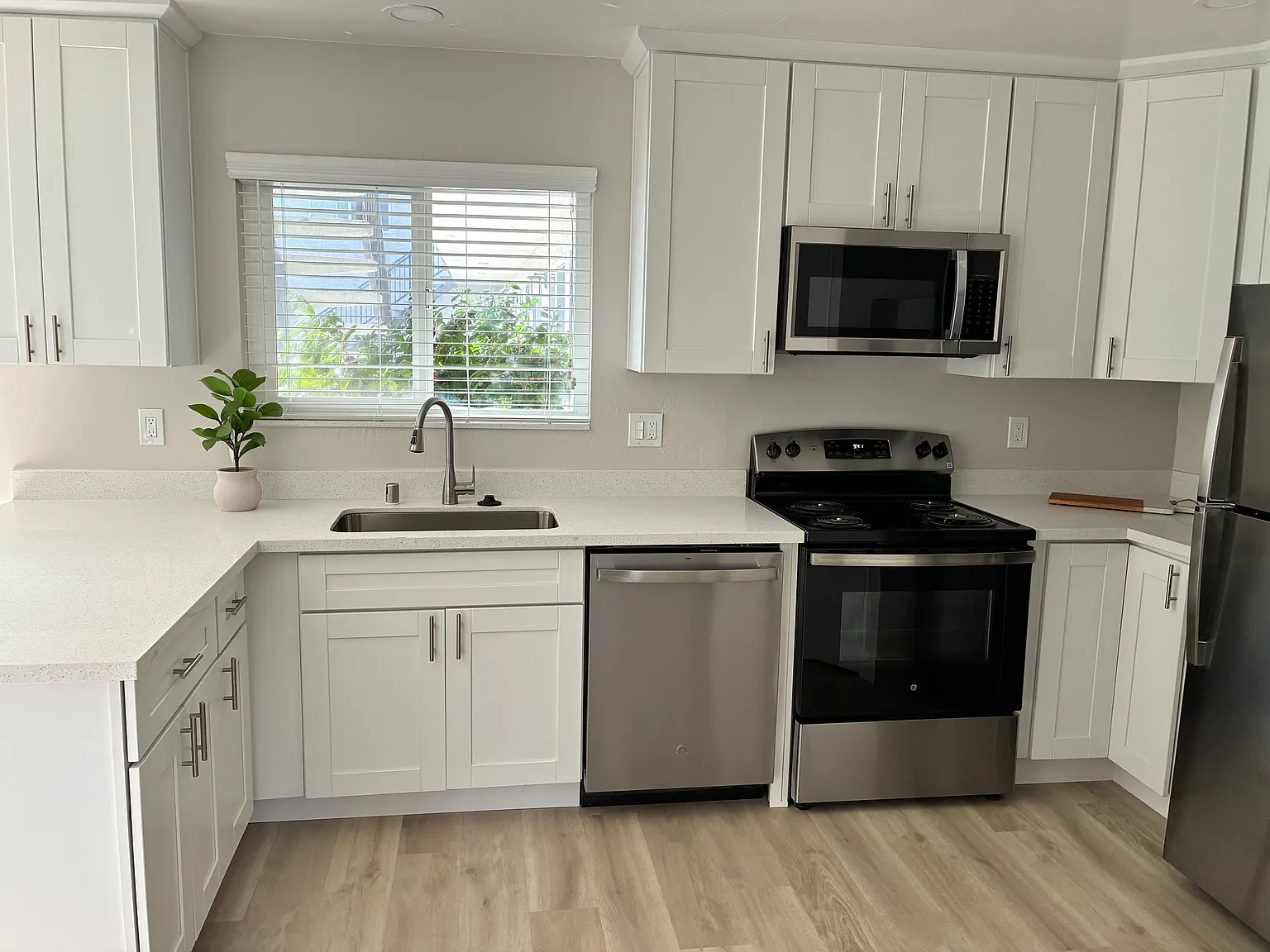 2322 Homestead Rd — Photo 1
