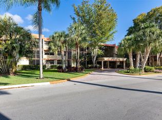 16475 Golf Club Rd APT 306, Weston, FL 33326