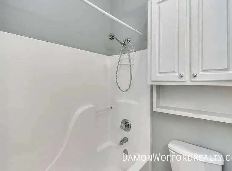 124 Raintree Rd — Photo 32
